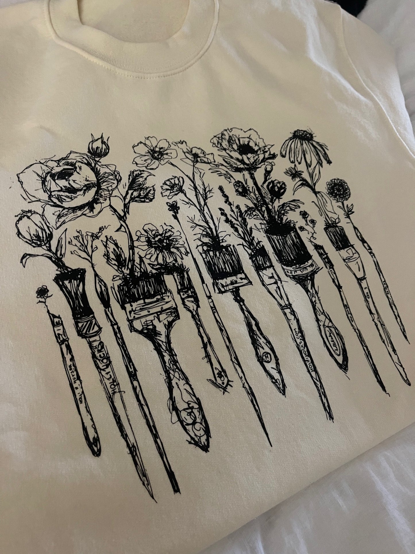 Flowers & Paintbrushes Long-sleeve Cream colored Sweatshirt